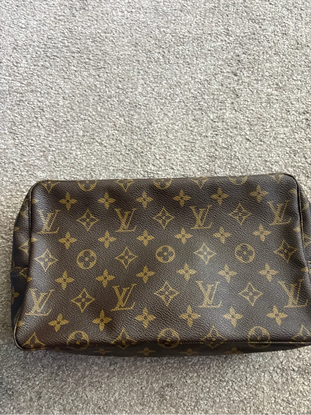 Authentic LOUIS VUITTON Trousse Toilette 28 Monogram Cosmetics Pouch